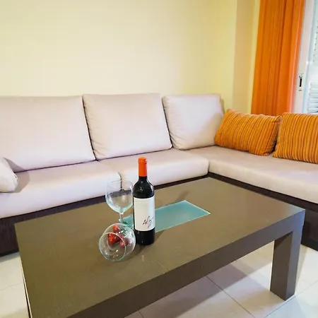 Faisa Apartment *